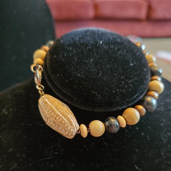 7.5" Wood Bead Strand Artisan Bracelet Simple NWT - Picture 2 of 3